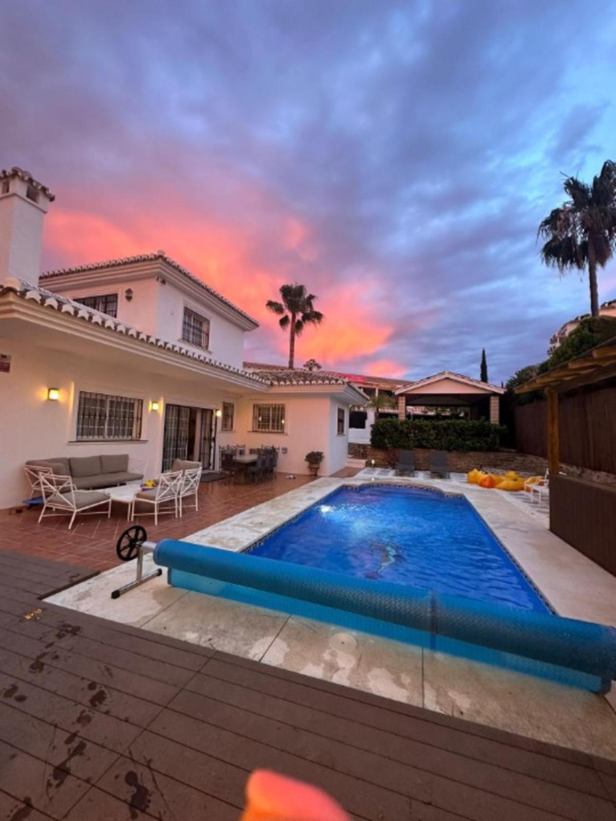 Lets In The Sun - Costa Del Sol Villa