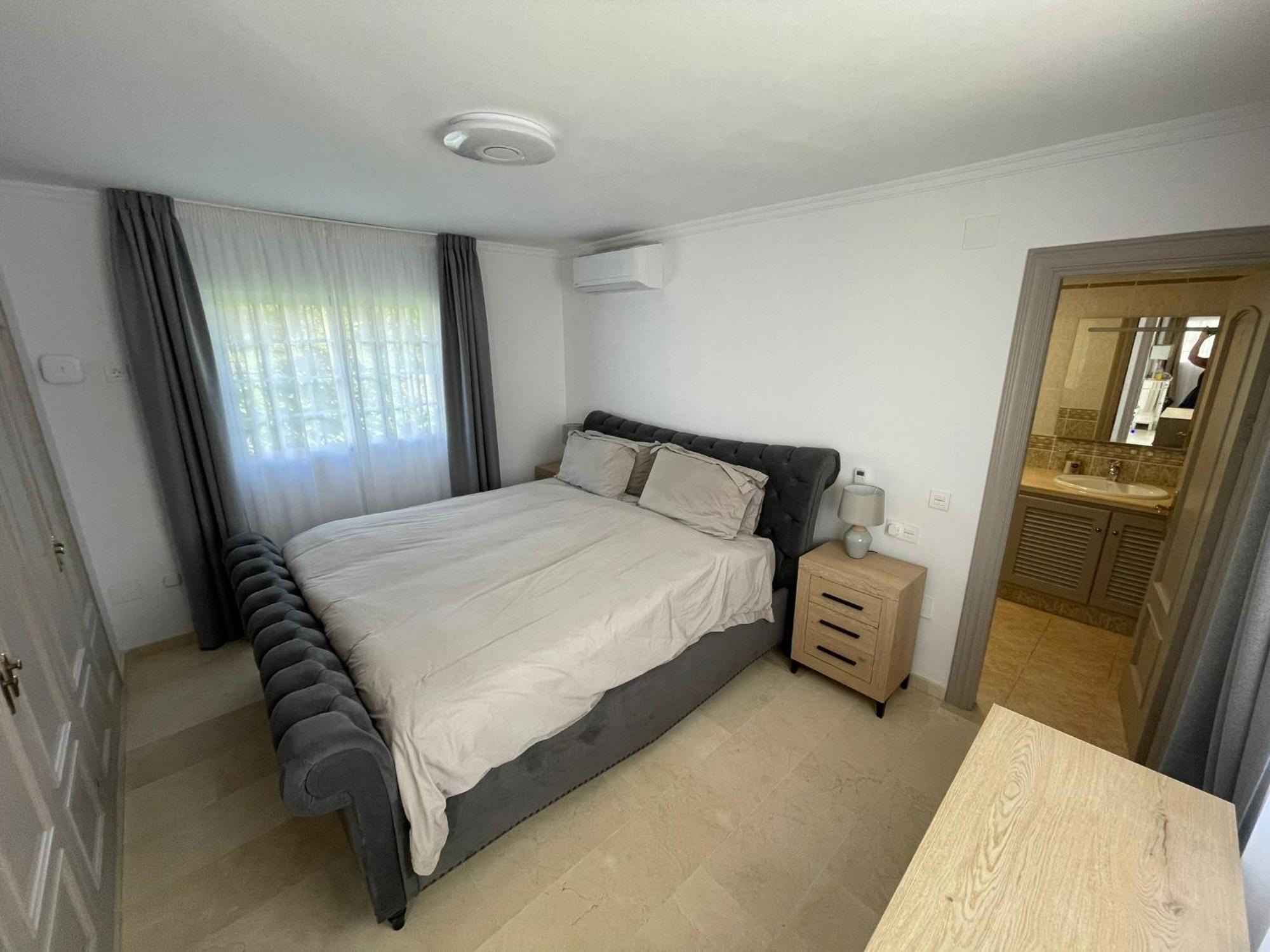 Villa Lets In The Sun - Costa Del Sol *