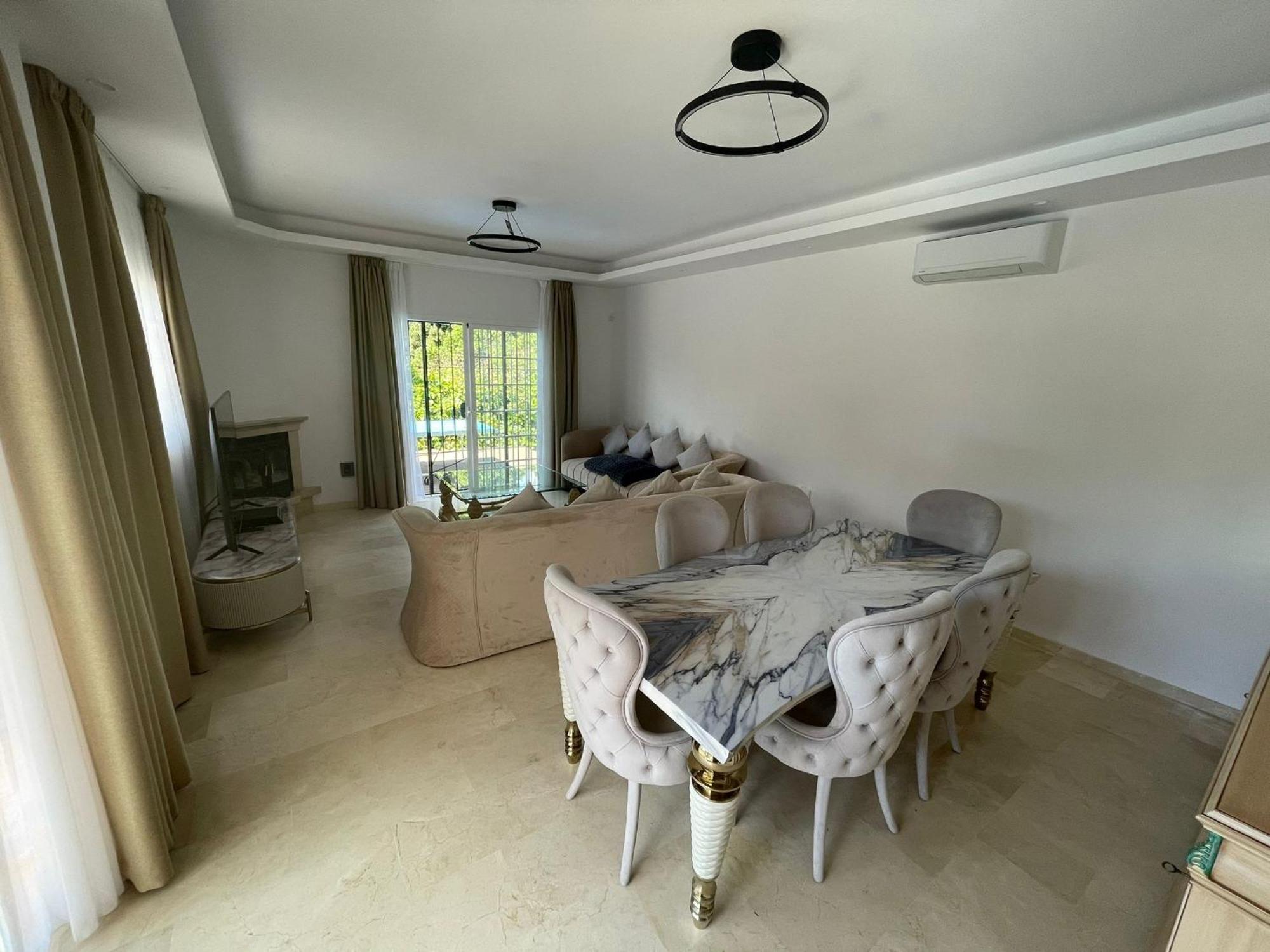 Villa Lets In The Sun - Costa Del Sol