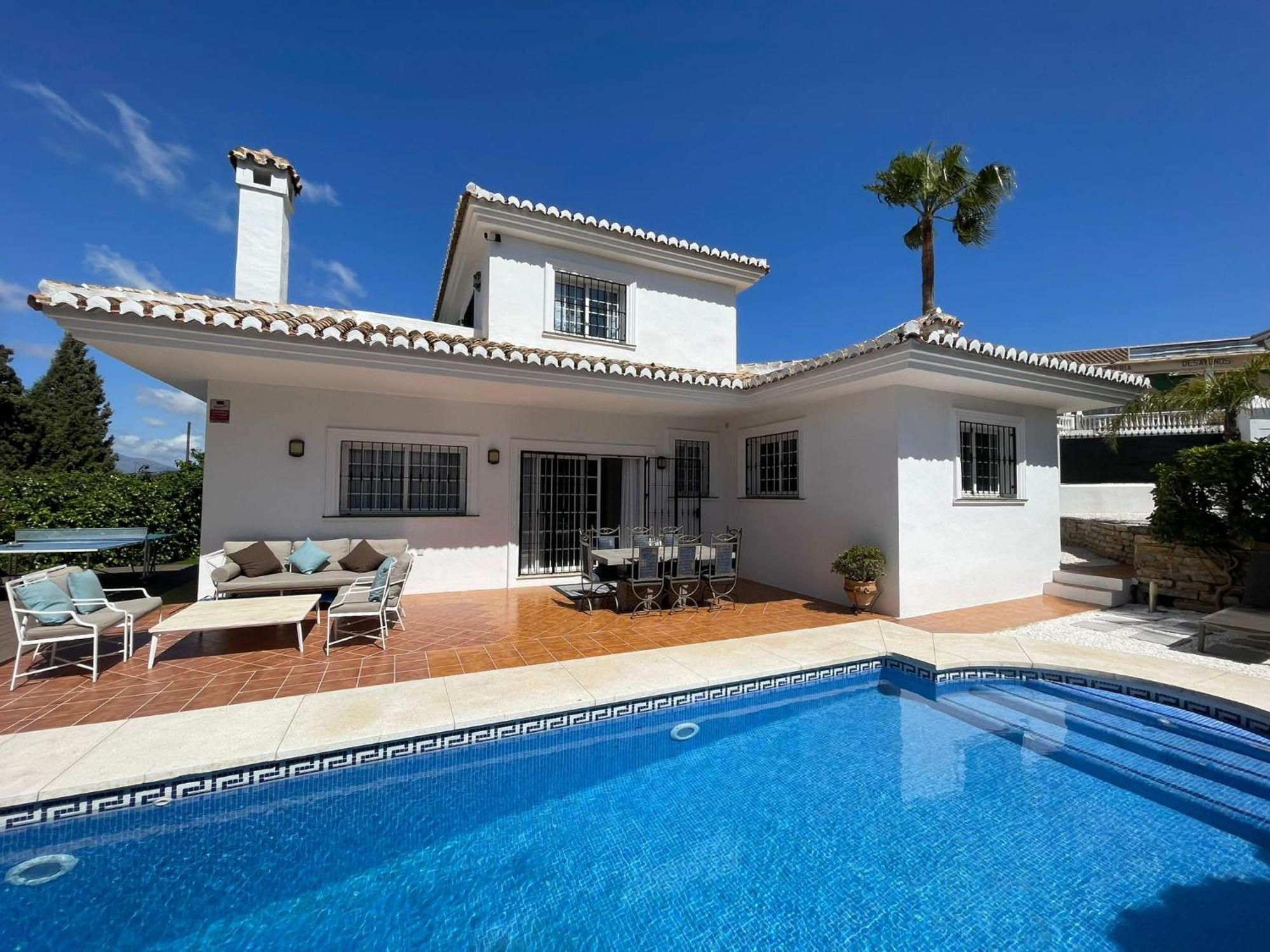 Lets In The Sun - Costa Del Sol Villa *