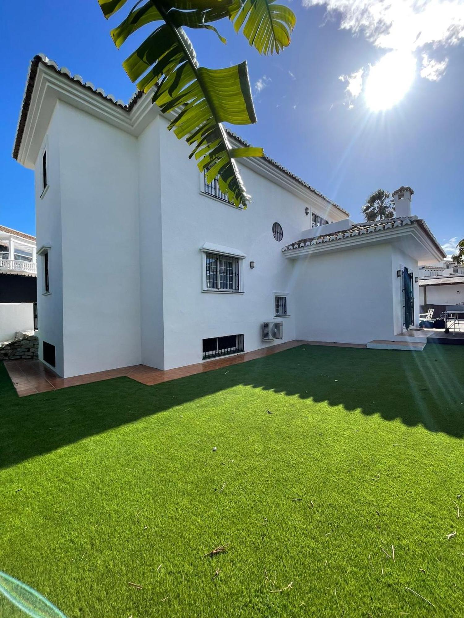 Lets In The Sun - Costa Del Sol Villa *